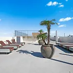 Bondi Studio With Beach Views From Rooftop Pool
