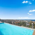 Bondi Studio With Beach Views From Rooftop Pool