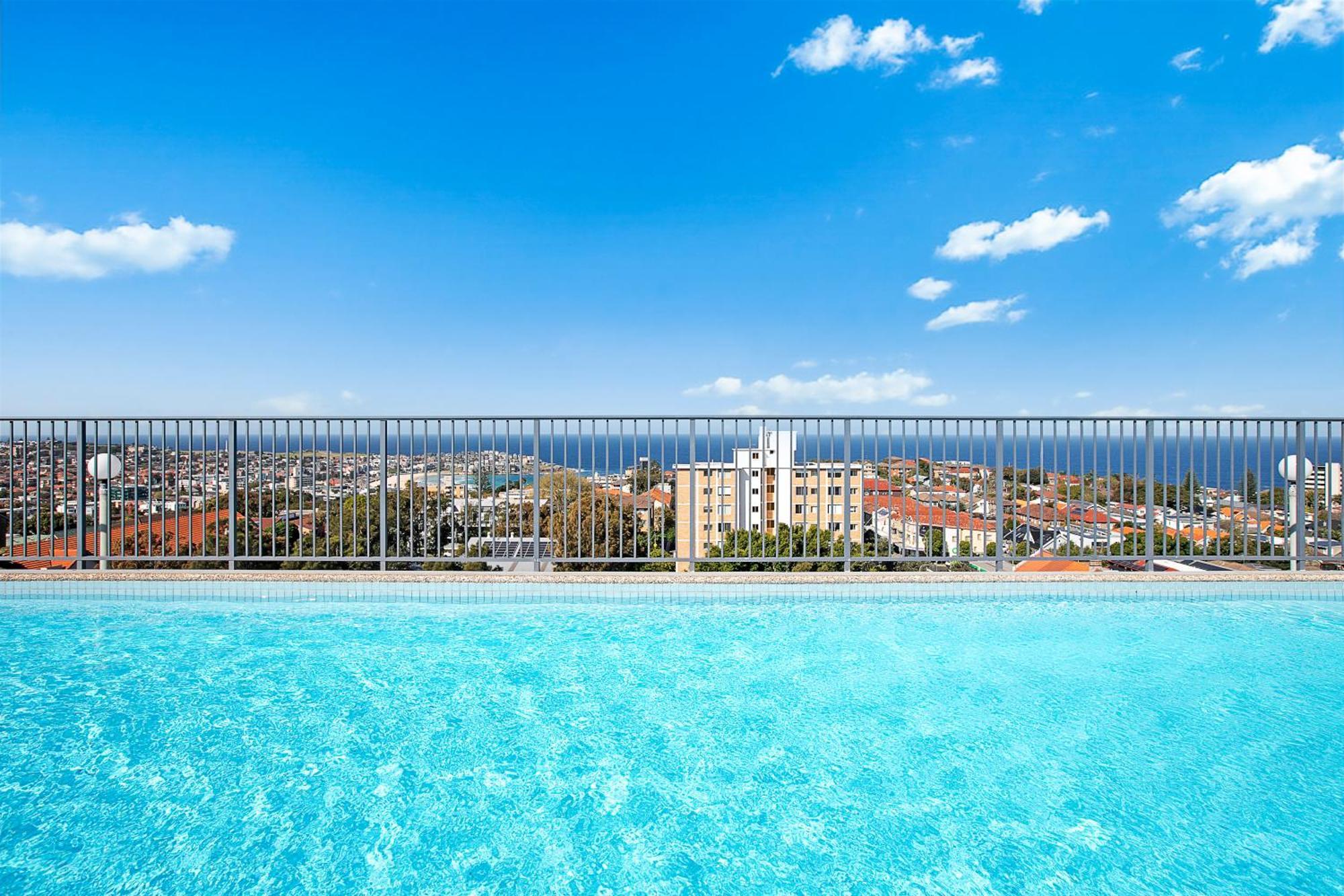 Bondi With Views From Rooftop Pool Apartment